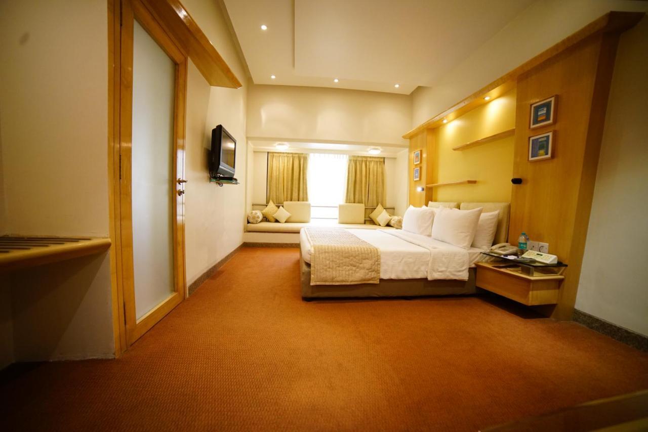 Hotel Kohinoor Continental,Airport Мумбаї Екстер'єр фото
