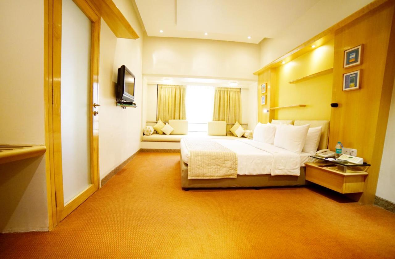 Hotel Kohinoor Continental,Airport Мумбаї Екстер'єр фото